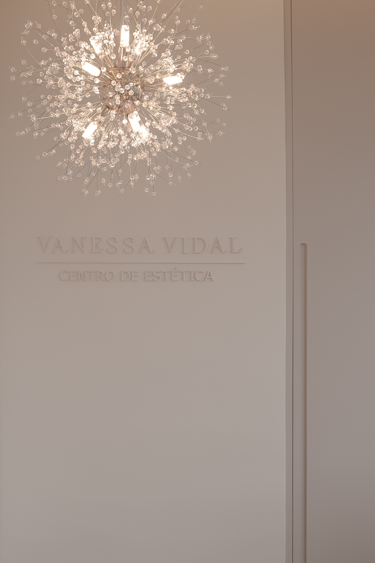Vanessa Vidal — Lámpara