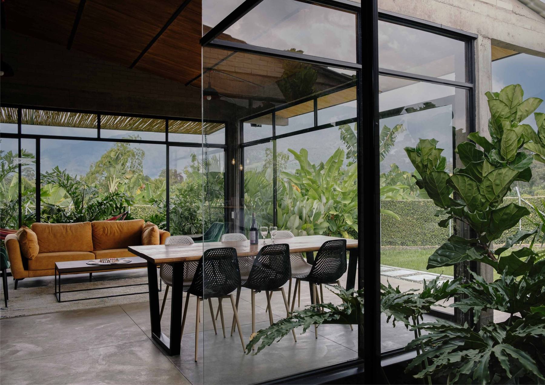 Casa Nogales — Comedor